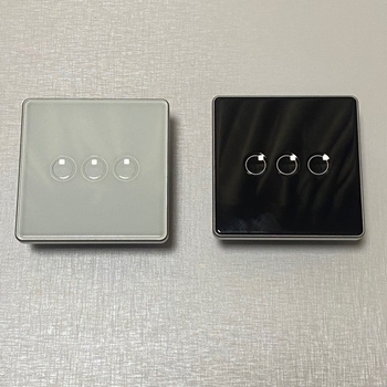 Comutator WiFi inteligent pentru perete, standard european 86-type, ramă din aliaj de aluminiu-magneziu cu panou din sticlă temperată concavă, model Zero-Fire