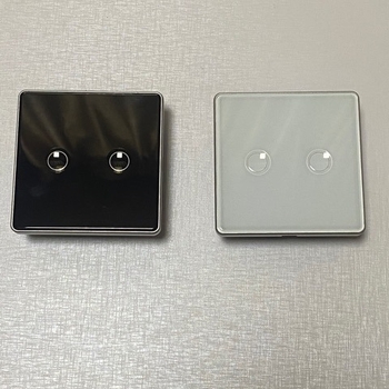 Comutator WiFi inteligent pentru perete, standard european 86-type, ramă din aliaj de aluminiu-magneziu cu panou din sticlă temperată concavă, model Zero-Fire