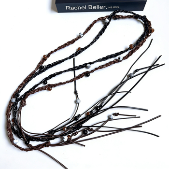 Centură de talie lucrată manual din sfoară de ceară – lățime subțire (<2 cm), închidere cu șnur, cataramă din același material, fabricație manuală