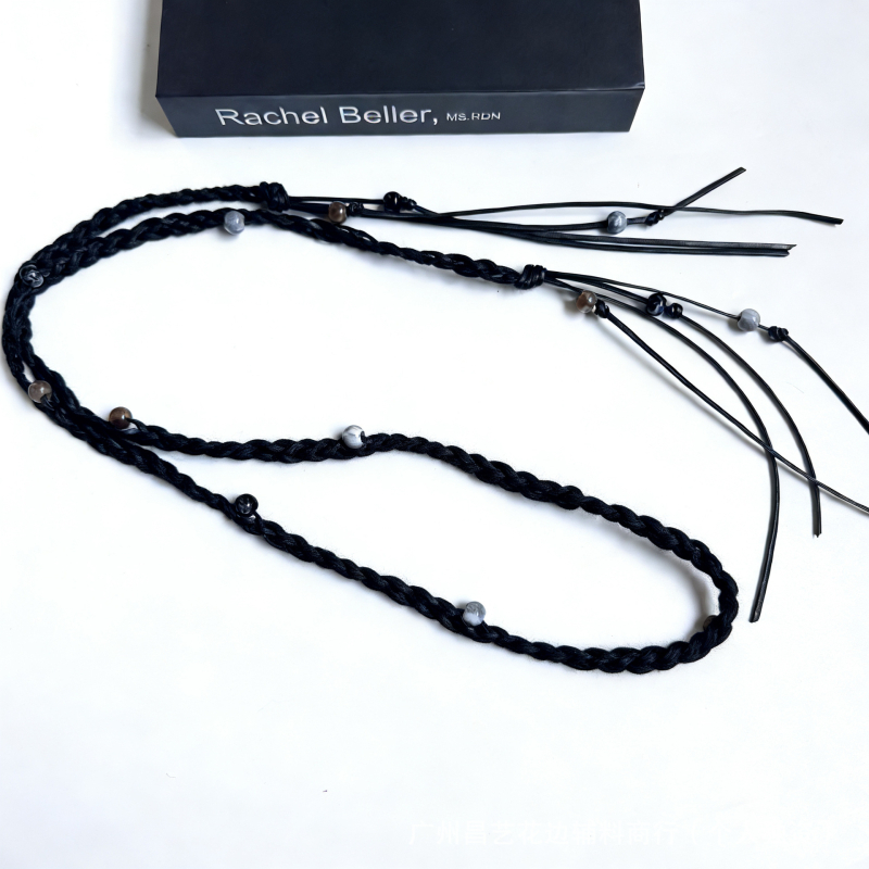 Centură de talie lucrată manual din sfoară de ceară – lățime subțire (<2 cm), închidere cu șnur, cataramă din același material, fabricație manuală