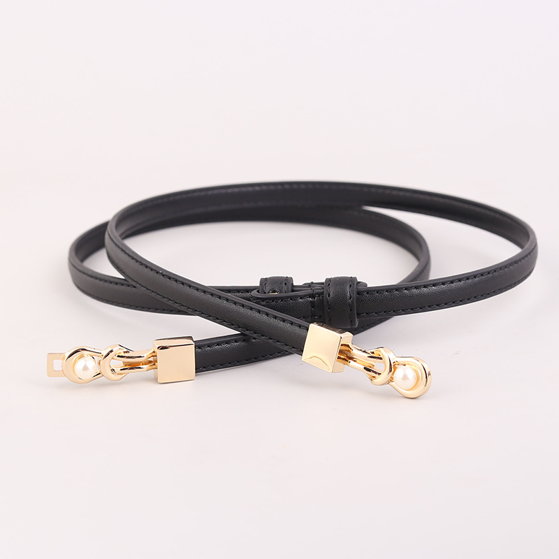 Női vékony valódi bőrből készült öv ötvözet csattal, kampózár, szélesség 2 cm alatt, gyémánt-díszítéssel