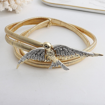 Fém deréklánc ruhához, retro madármotívummal és függőleges csíkokkal — anyag: fém; csatanyag: általános célú; zárás: általános célú; eredet: Jinhua; év/szezon: 2023 nyár