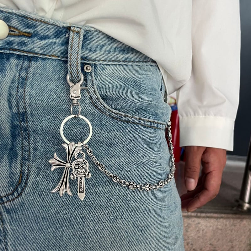 Lanac za struk s križem, privjeskom s mačem i kopčom hvataljkom (Lobster clasp) – metal, širina 2 cm, svestran stil
