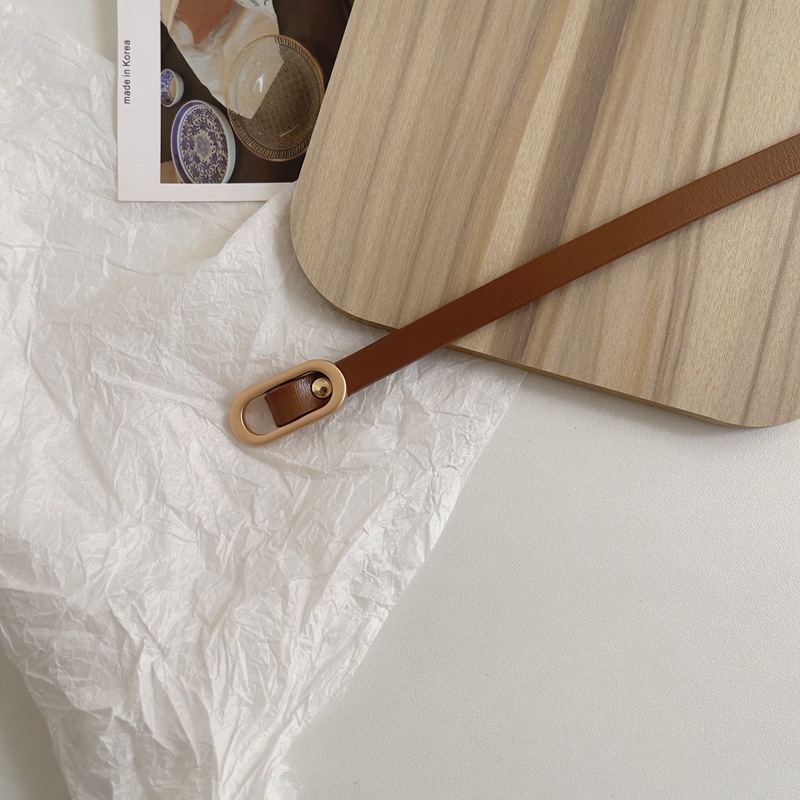 Curea din piele naturală, din piele de vițel în două straturi, curea subțire cu nod, cataramă ovală din aliaj, închidere lină, lățime sub 2 cm