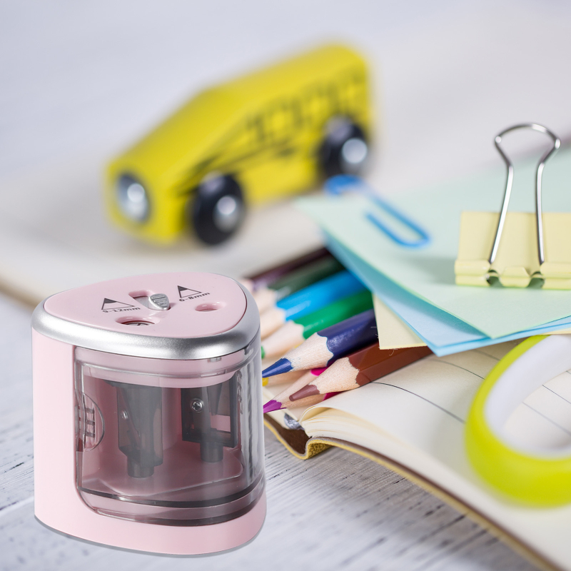 Električni oštrač za olovke s dvije rupe, model 8004, plastični, geometrijski dizajn