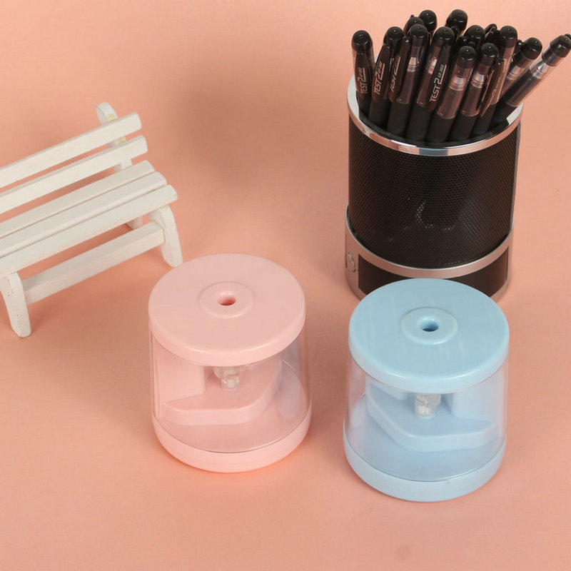 Rajzfilm-stílusú elektromos ceruzahegyező – ABS, elektromos működés, kézzel hajtható kar, ajándékhoz kész