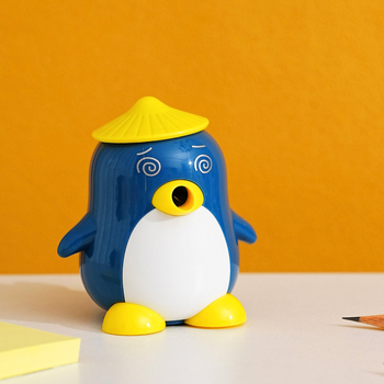 Pingvin formájú kézi ceruzavágó, modell 626, műanyag test