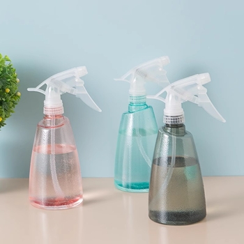 Plastični raspršivač za zalijevanje kanice