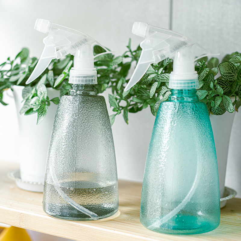 Plastični raspršivač za zalijevanje kanice