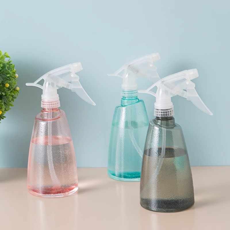 Plastični raspršivač za zalijevanje kanice