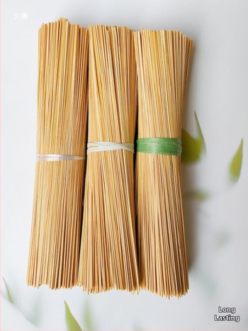 Extra jemné bambusové špízy, s plochými koncami na oboch stranách, ručne vyrábané