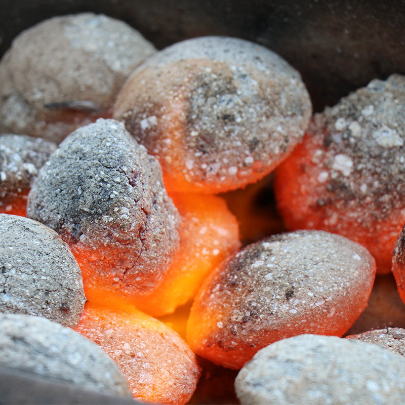 Барбекю въглища Platinum Pigeon — бездимни, екологични, сферични, 1,5 кг, приблизително 3 часа горене