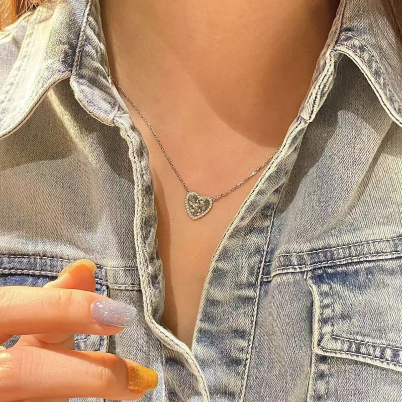 JISHU bakrena ogrlica s privjeskom u obliku srca na regularnom lancu, unisex, stil izvan mainstreama