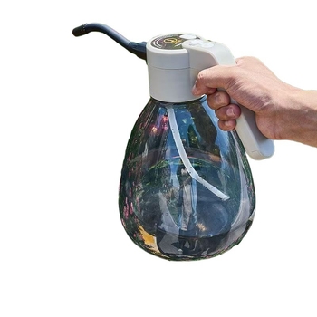 Dvojno namjenska boca za zalijevanje, plastična, za kućno vrtlarstvo.