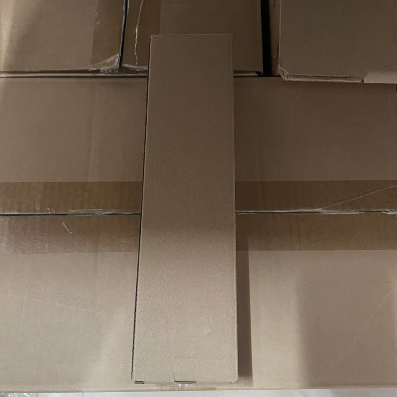 Četka za čišćenje roštilja s bakrenim žicama i drvenom drškom — Star chef