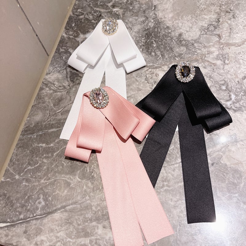 Λουλούδι για γιακά και φιόγκος — αξεσουάρ ρούχων, γυναικείο κορεατικό στυλ με επίπεδο κεφάλι, μονοχρωμία, πολυεστέρας, σατέν φινίρισμα