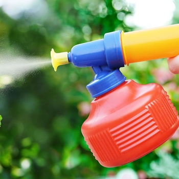 Plastična posuda za zalijevanje s raspršivačem, set od 3 komada (nije uvezeno)