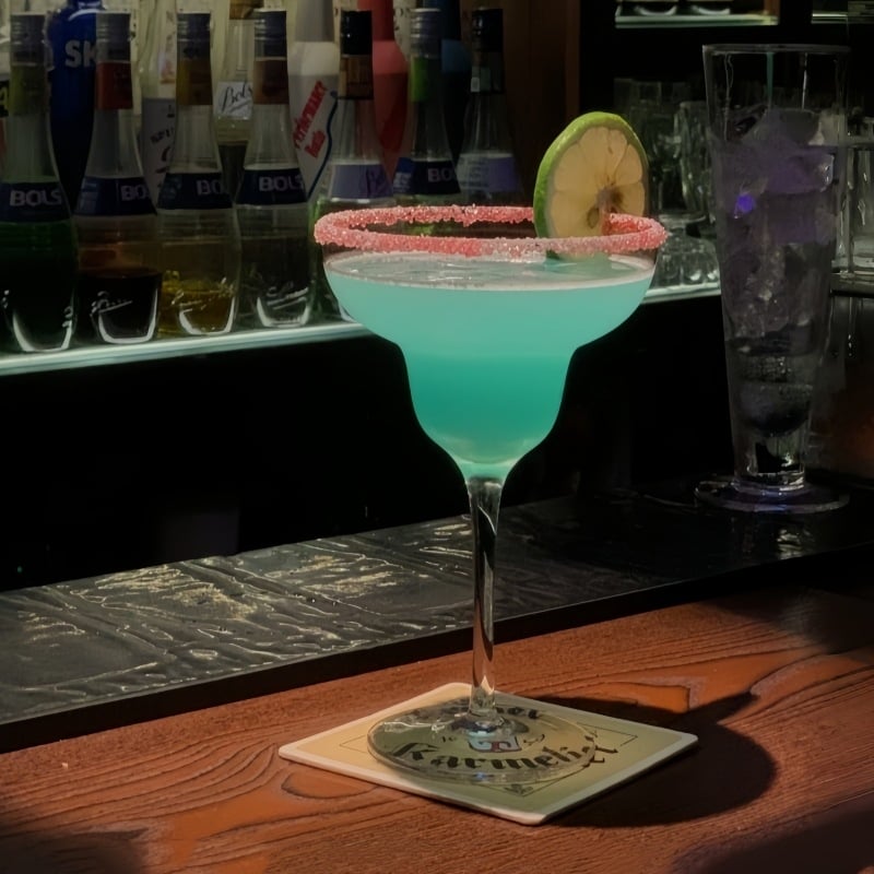 Ποτήρι μαρτίνι, γυάλινο, χωρητικότητας 201–300 ml, μοντέρνο μινιμαλιστικό στυλ, κοκτέιλ ποτήρι