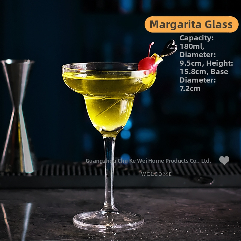 Martini pohár, sklenený materiál, objem 201–300 ml, moderný minimalistický štýl, koktailový pohár