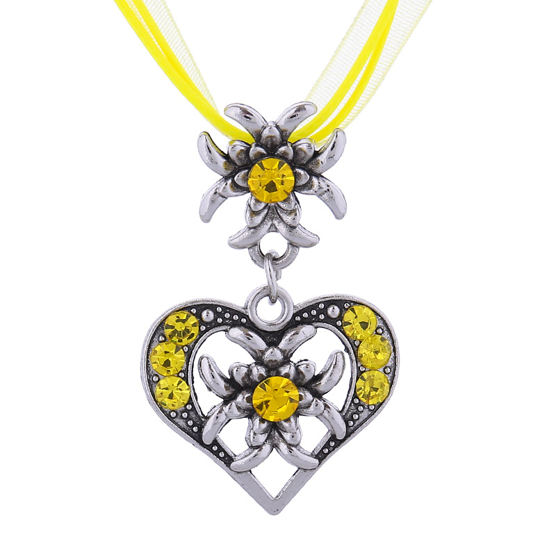 Nakit s srcolikim privjeskom Edelweiss s dijamantima – cinkov legura, elektroplatiranje, težina 18 g