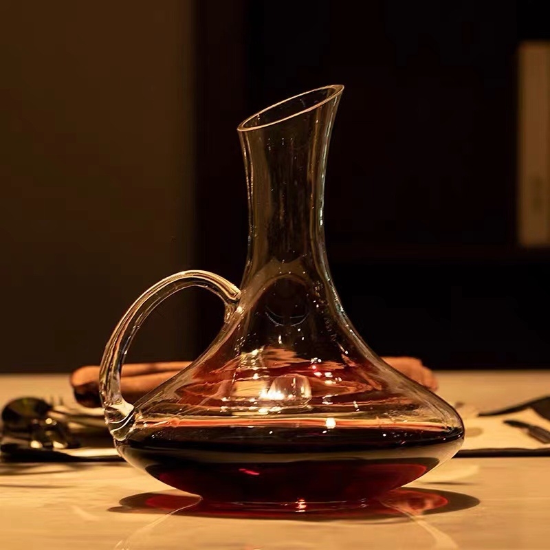 Gonia U-alakú hattyú formájú dekantáló fogantyúval, üvegből készült, kapacitás 1000 ml felett, modern minimalist dizájn