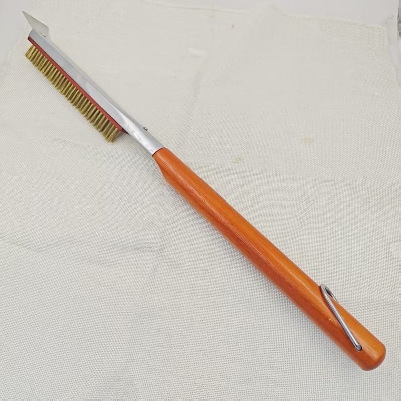 Četka za roštilj pizze s bakrenim žicom i drvenom drškom za čišćenje kamene peći