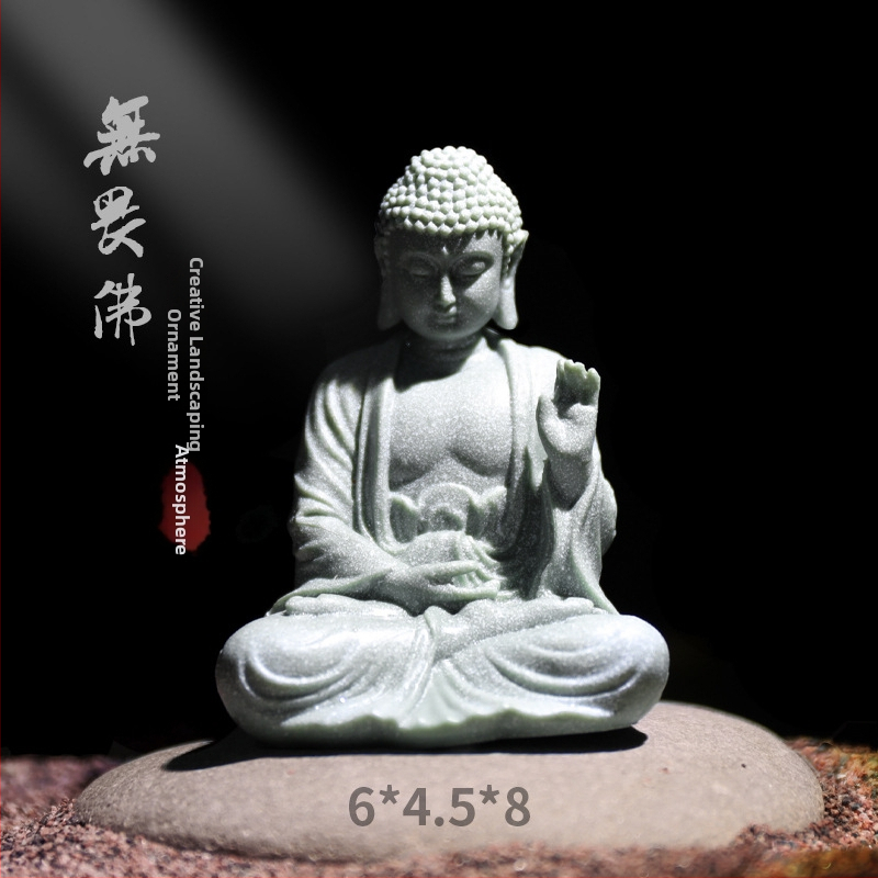 Statu Buddhe od plavog pijeska i ukras Sun Wukonga za akvarij, zen kameniti krajolik