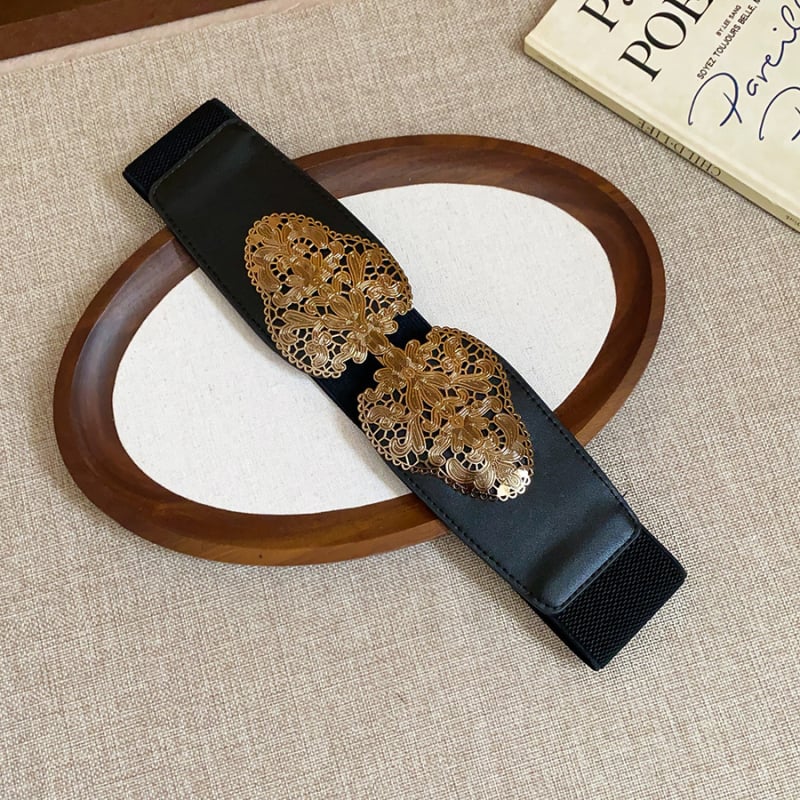 Centură elastică din piele sintetică, design minimalist, lățime peste 4 cm, cataramă din aliaj, realizată manual.