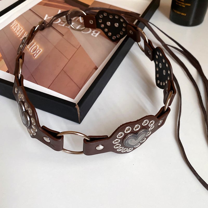 Centură elastică din piele sintetică, design minimalist, lățime peste 4 cm, cataramă din aliaj, realizată manual.