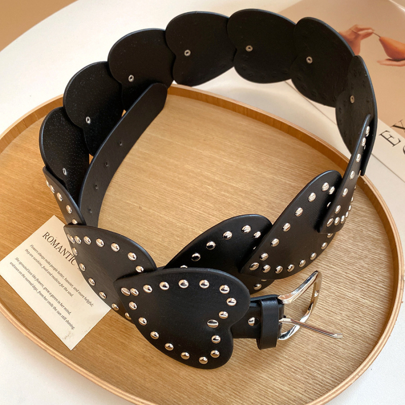 Centură elastică din piele sintetică, design minimalist, lățime peste 4 cm, cataramă din aliaj, realizată manual.