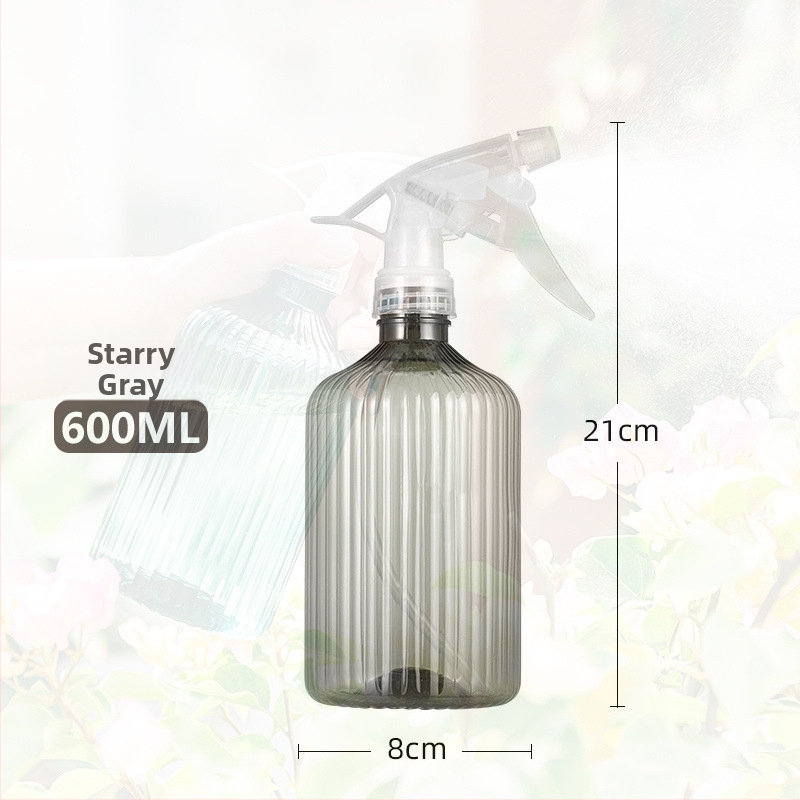 Plastová kanica na zalievanie, hadicový typ postreku