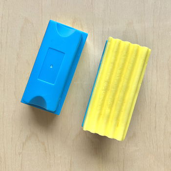 Radieră pentru tablă – suprafață din bumbac cu adeziv, spate din plastic, 85 g, 200 buc./cutie