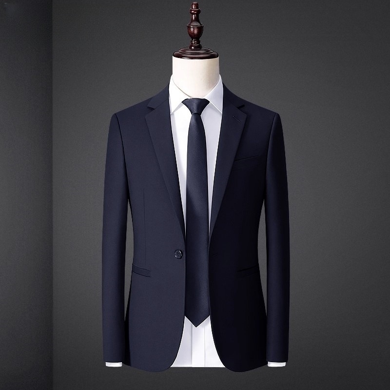 Muški sako komplet: kvilti sako, uski kroj, plavi rever, jedno dugme, bez proreza