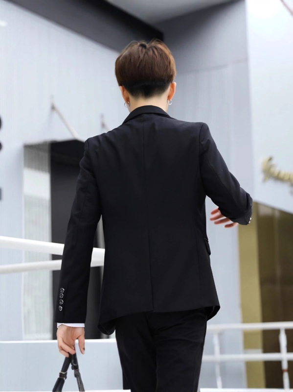 Trodjelni svadbeni kostim za kumove – uski kroj, zatvaranje jednim gumbom, ravni rever, poliester smjesa