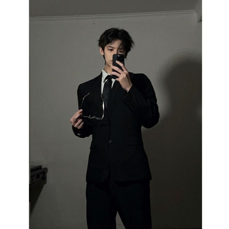 Vállpárnás férfi öltöny, kétgombos egyhajtós zakó, koreai stílus, 2023 tavasz, poliészter-keverék anyag