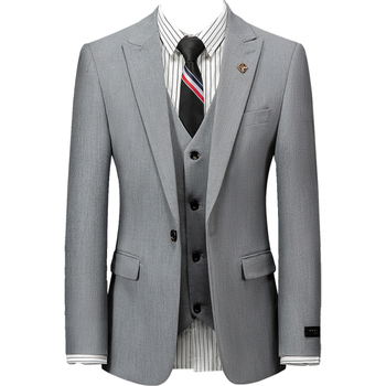 Esküvői öltöny vőlegénynek, Slim Fit, egygombos, peaked lapel, hátul középső hasítás, vasalást nem igényel