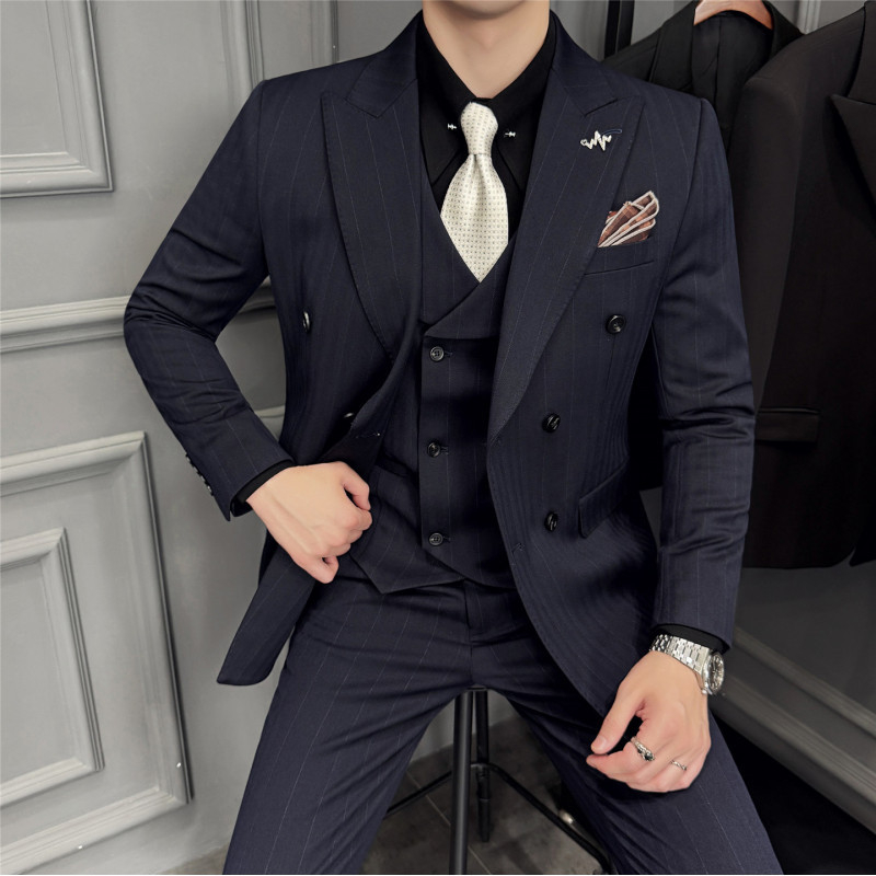 Férfi háromrészes gyapjú öltöny kétsoros zakóval, kétgombos zárású, őszi iroda viselet, gyapjú–keverék anyag