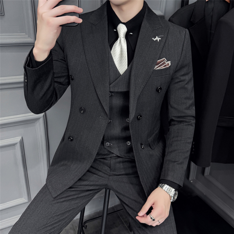 Férfi háromrészes gyapjú öltöny kétsoros zakóval, kétgombos zárású, őszi iroda viselet, gyapjú–keverék anyag