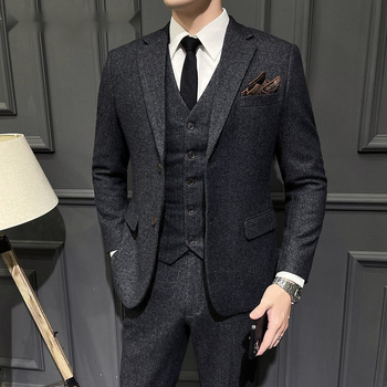 Férfi gyapjú öltöny brit herringbone mintával, mind az évszakokra, egysoros, kétgombos, sík gallér