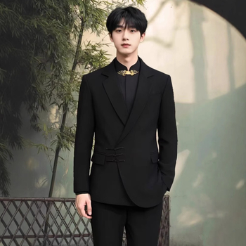 Формален мъжки костюм – Slim fit, яка костюм, три реда по три копчета, основна материя: полиестер, подплата: полиестер