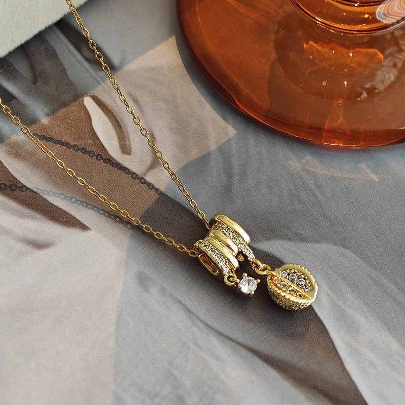 Ogrlica s klavikijskim lancem i geometrijskim privjeskom u obliku zvijezda-leptir, od nehrđajućeg čelika, višeslojni dizajn, privjesak od bakra, elektroplatina