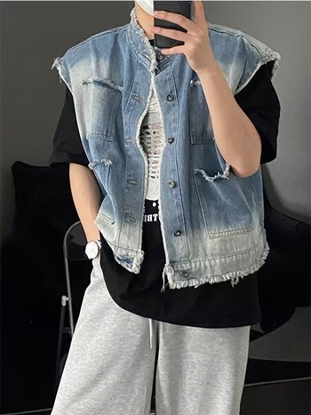 Traper vest, retro kardigan stil, slobodan kroj, okrugli ovratnik, jednostruko kopčanje, patch džepovi, denim s 35% pamuka i podstava od poliestera, pogodno za četiri sezone.