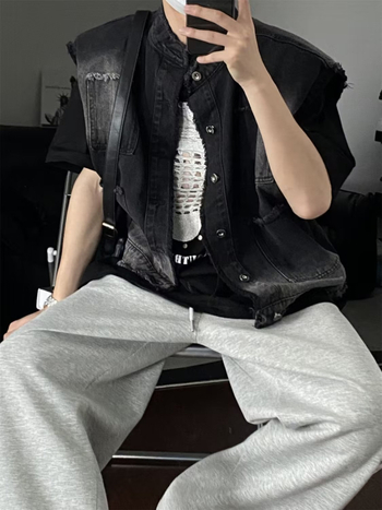 Traper vest, retro kardigan stil, slobodan kroj, okrugli ovratnik, jednostruko kopčanje, patch džepovi, denim s 35% pamuka i podstava od poliestera, pogodno za četiri sezone.