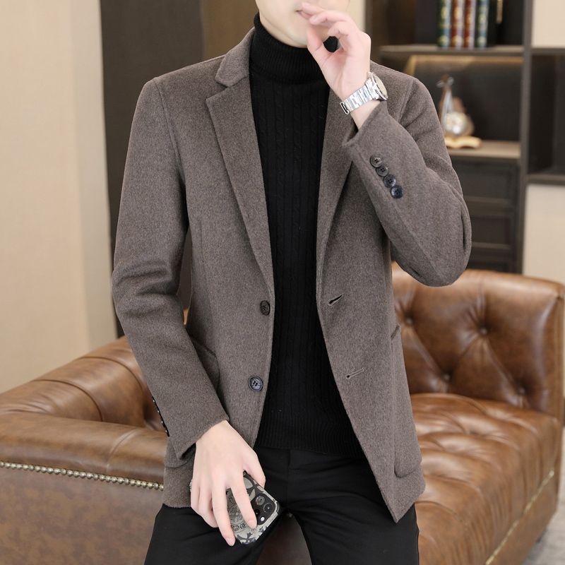 Sacou bărbătesc din lână, revers dublu, croială slim, rever plat, două nasturi în față, primăvara 2025