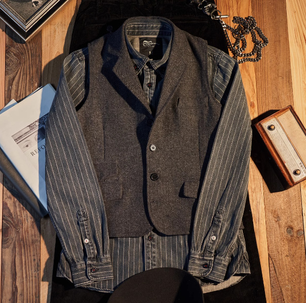 Muška vesta za kostim, retro stil, slim fit, jednostrano zatvaranje, ovratnik u stilu sakoa, tkanina mješavina poliestera (70% poliester), podstava poliester, džepovi s trodimenzionalnim zakrpama, zaobljen donji rub