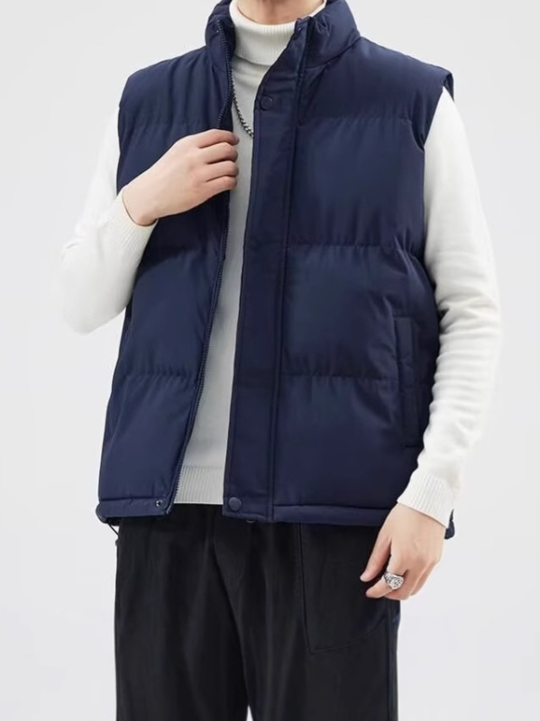 Muški down vest, stojeći ovratnik, zatvarač, bez kapuljače, bočne džepove, normalna debljina