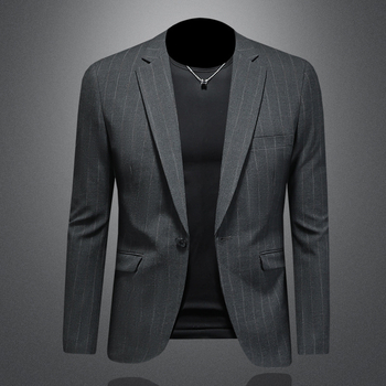 Formalno muško odijelo, uski kroj, rever, pamukomješavina tkanina, poliester podstava, proljeće-jesen