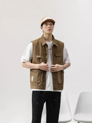 Pamukasta muška vest-kardigan s reverom, jednostruko kopčanje, džepovi s panelima, pravokutan rub