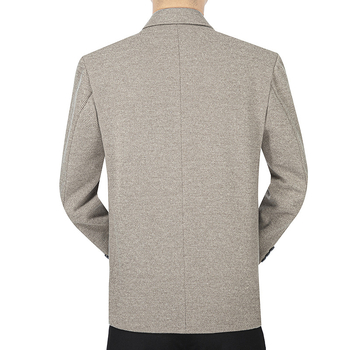 Pánske sako, štíhly strih, dýchajúca zmes bavlny a polyesteru (90% polyester), golier saka, zapínanie na dva gombíky v jednej rade, podšívka polyester