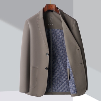 Мъжко сако с прав силует, с две копчета, сако-яка тип костюм, основна тъкан: полиестер 100%, подплата: полиестер, без гладене, подходящо за пролет и есен